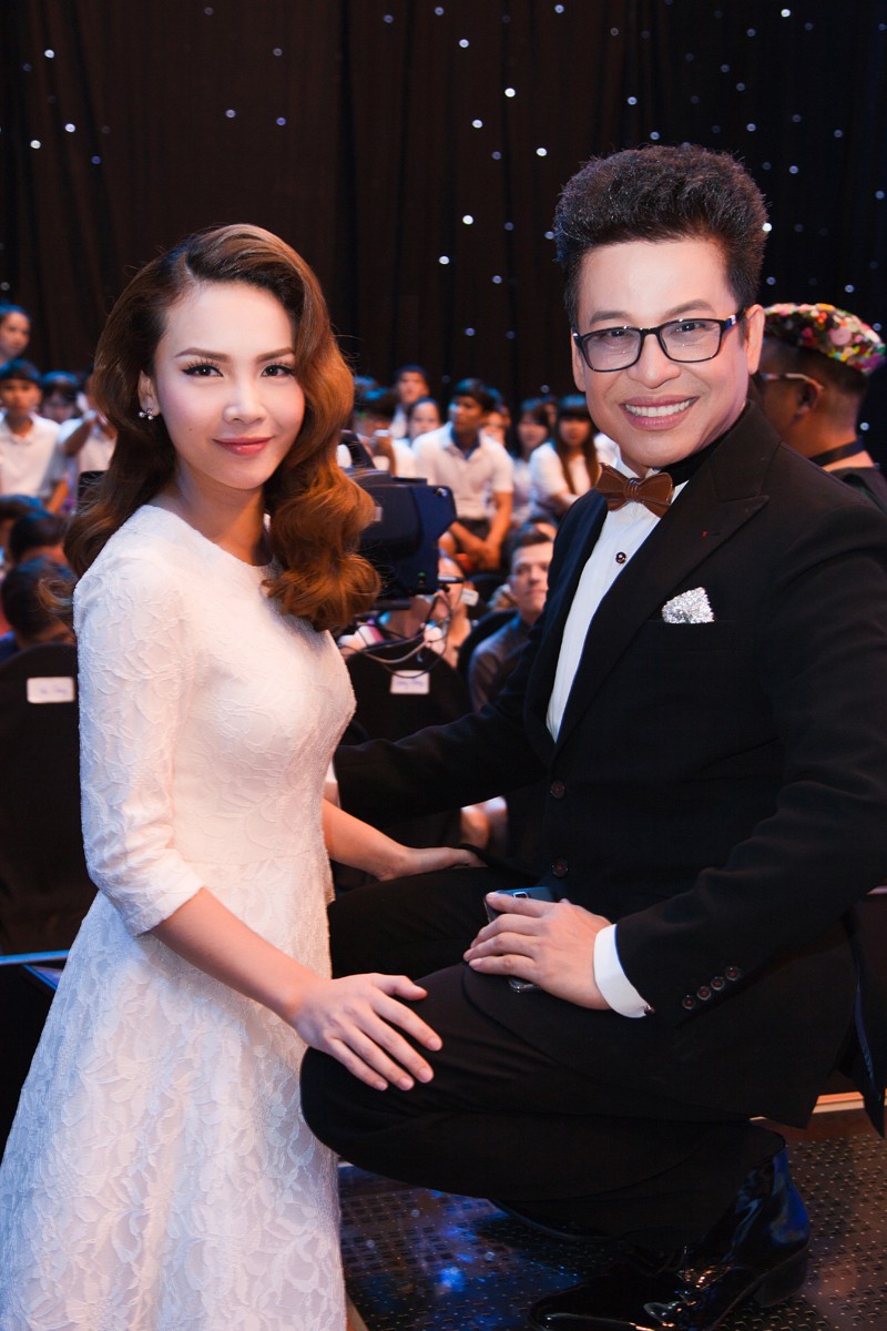 Yen Trang dien ca cay trang di xem Buoc nhay hoan vu-Hinh-4